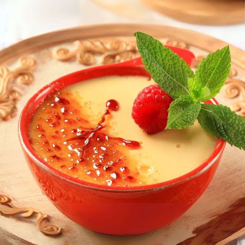 Recette traditionnelle crème brûlée | L'élégance à la française dans votre assiette - Calendrier de l’Avent 2024 Gourmand Jour 1 ! 🍰 - GourmandiseCreatives